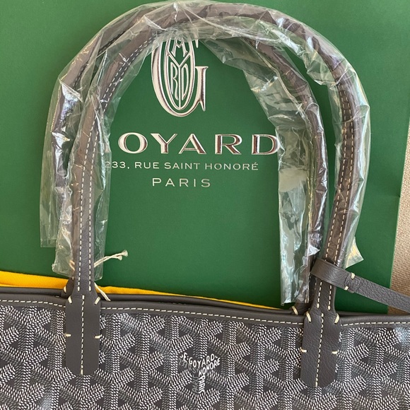 BRAND NEW W/ TAGS Goyard St. Louis PM Gray - Picture 2 of 9
